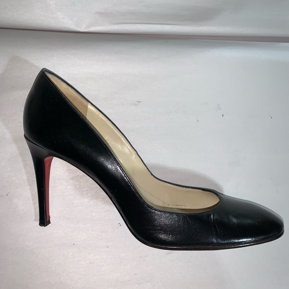 CHRISTIAN LOUBOUTIN size 38 black calfskin PUMPS